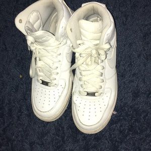High top Air Force 1’s